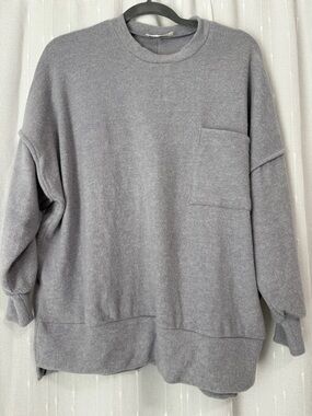 Zenana Outfitters Gray Crewneck Pocket Sweater